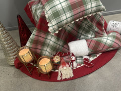 Classic Tartan & Festive Plaid Christmas Decor Combo Pack (8-Piece Set)