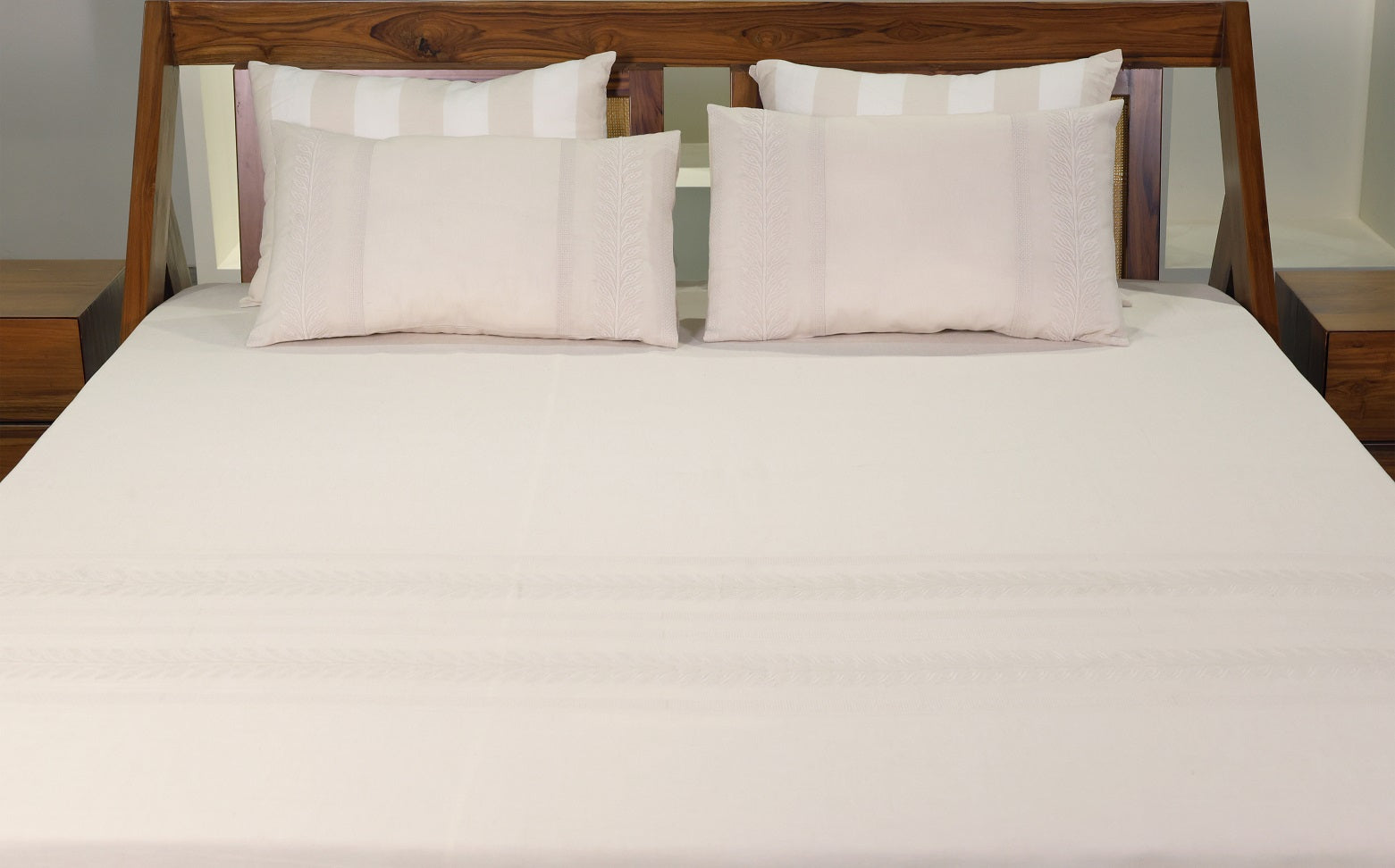 Ecrue Linen-Blend Embroidered Bed Sheet Set