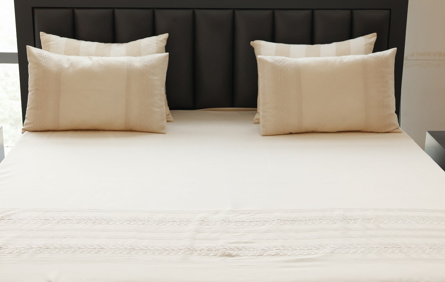 Ecrue Linen-Blend Embroidered Bed Sheet Set