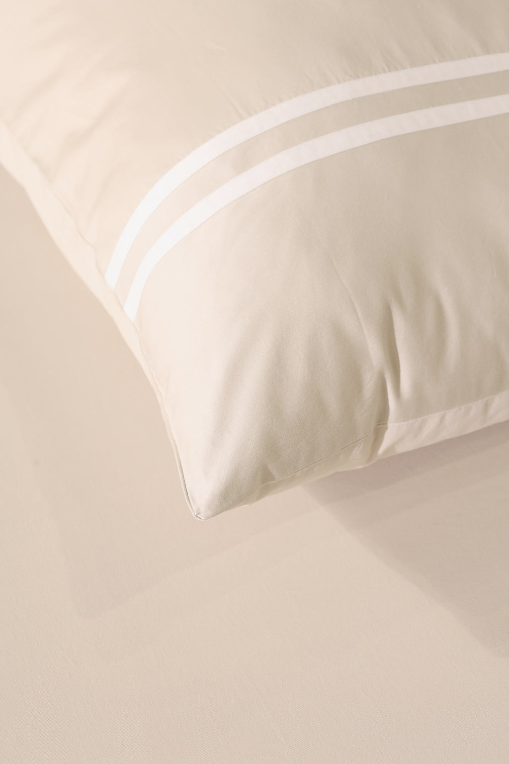 Premium Minimalist Linear 400Tc Cotton Satin Flat Bedding Set