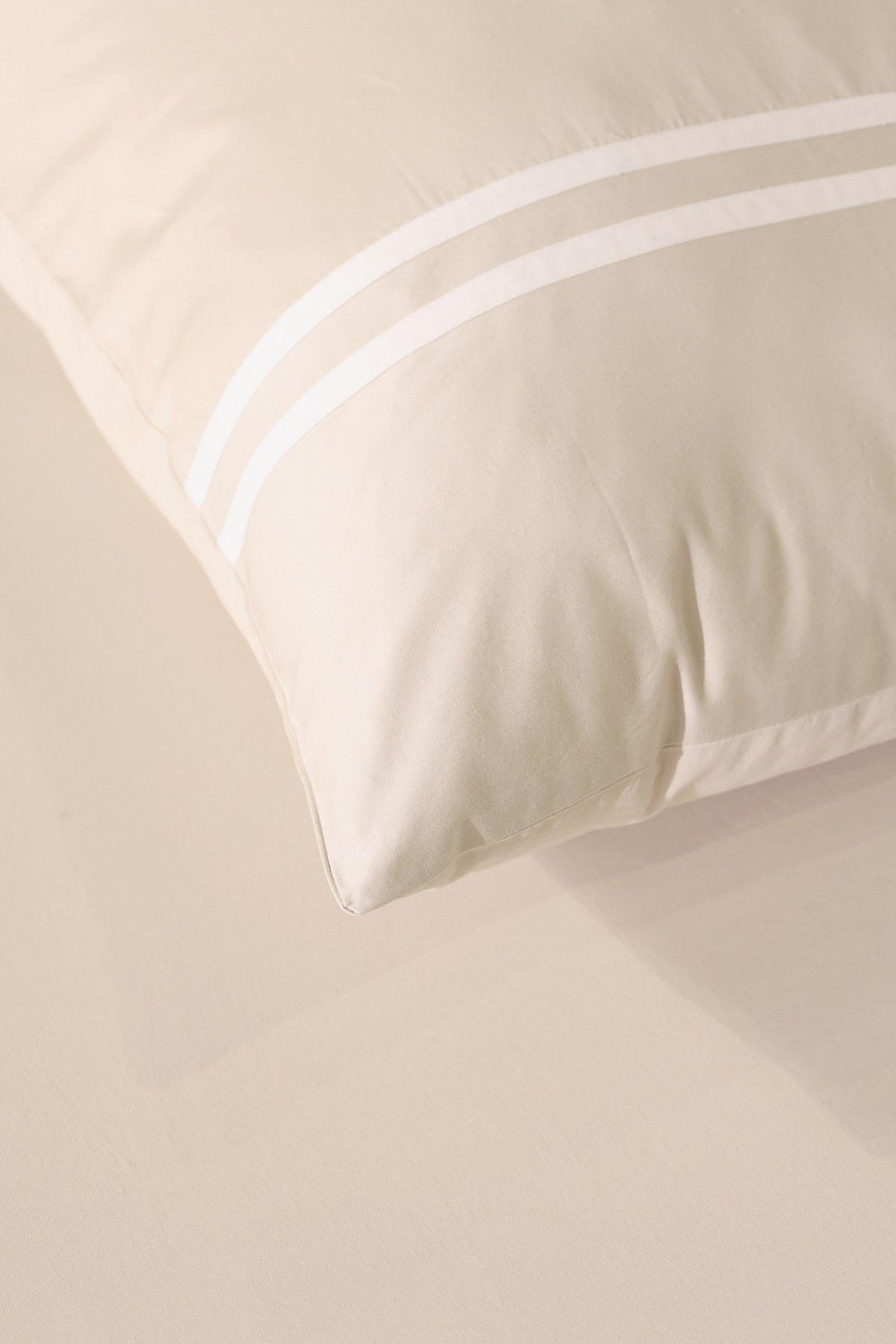Premium Minimalist Linear 400Tc Cotton Satin Flat Bedding Set
