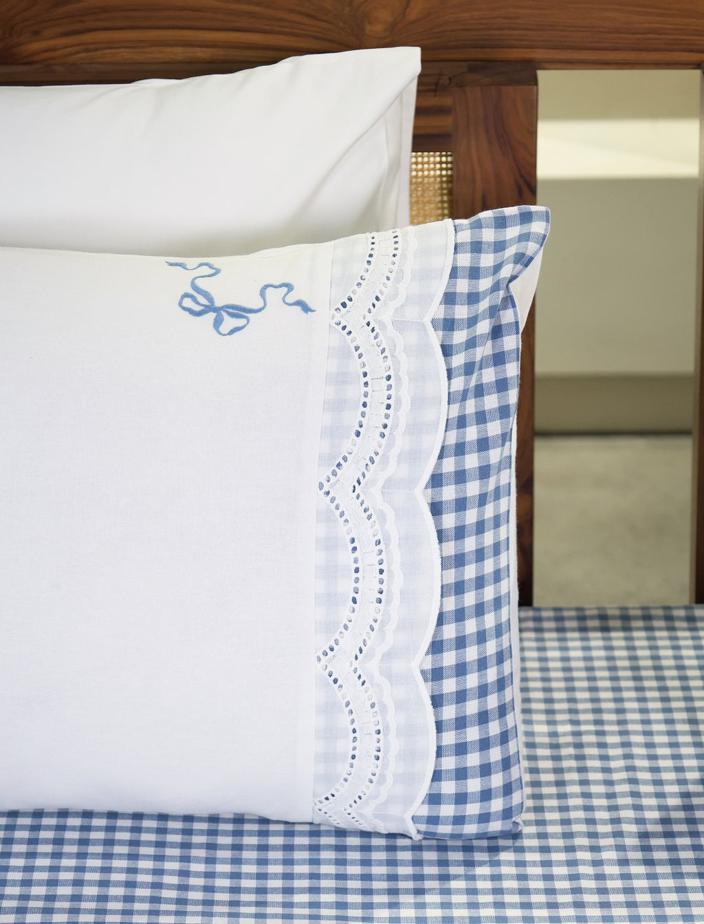 Charming Gingham Check Embroidered Lace Bed Sheet Set