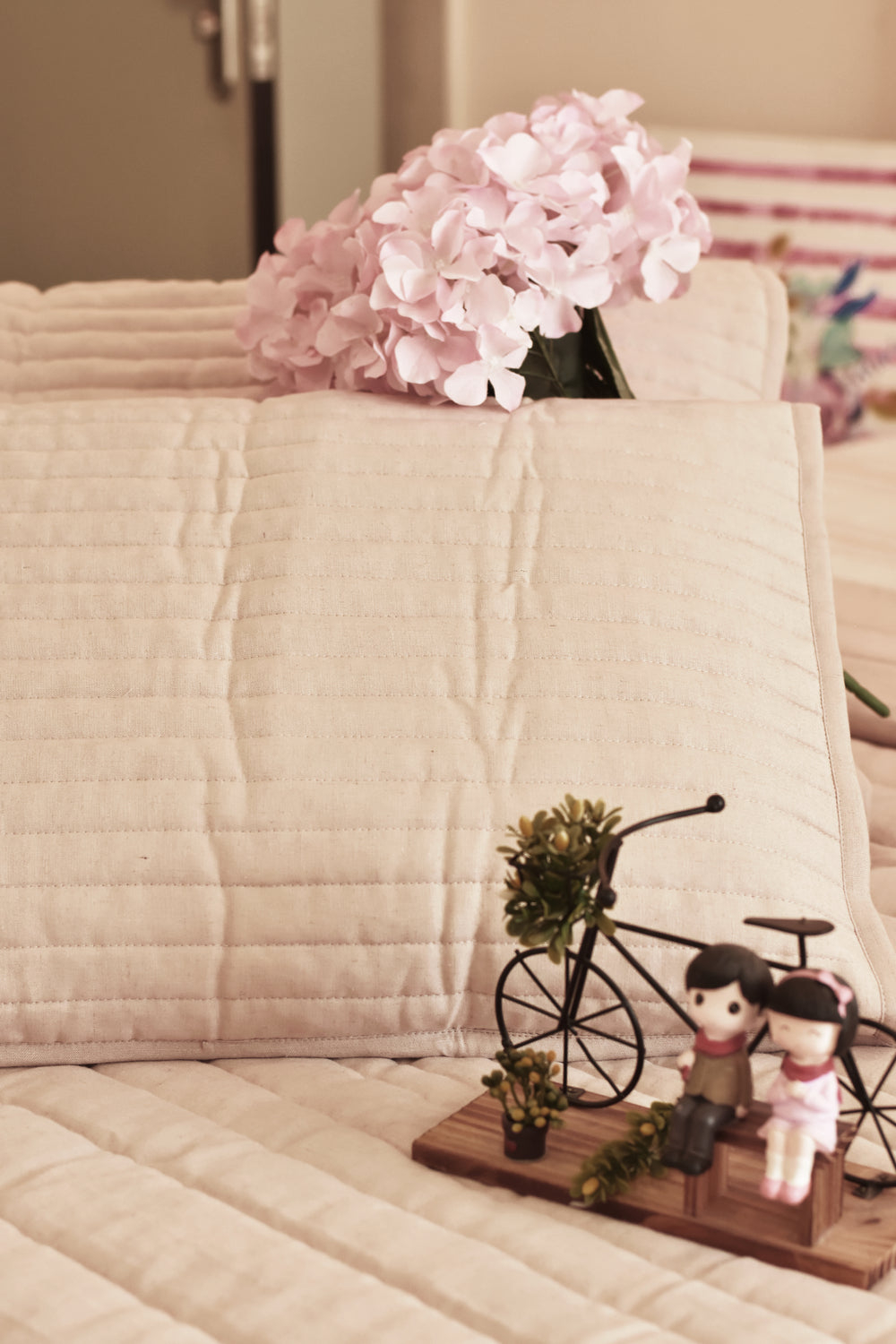 Linear Luxe Linen Blend Quilt Set