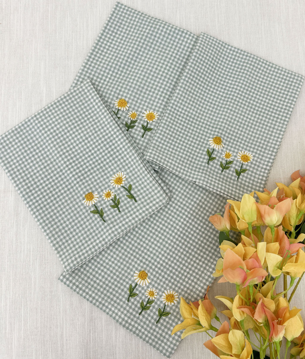 Charming  Embroidered Sunflower Napkin Set Pack Of 4 Pieces