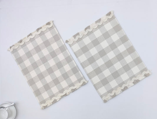 Woven Rib Check Placemat with Ric-Rac Fringe Set of 2