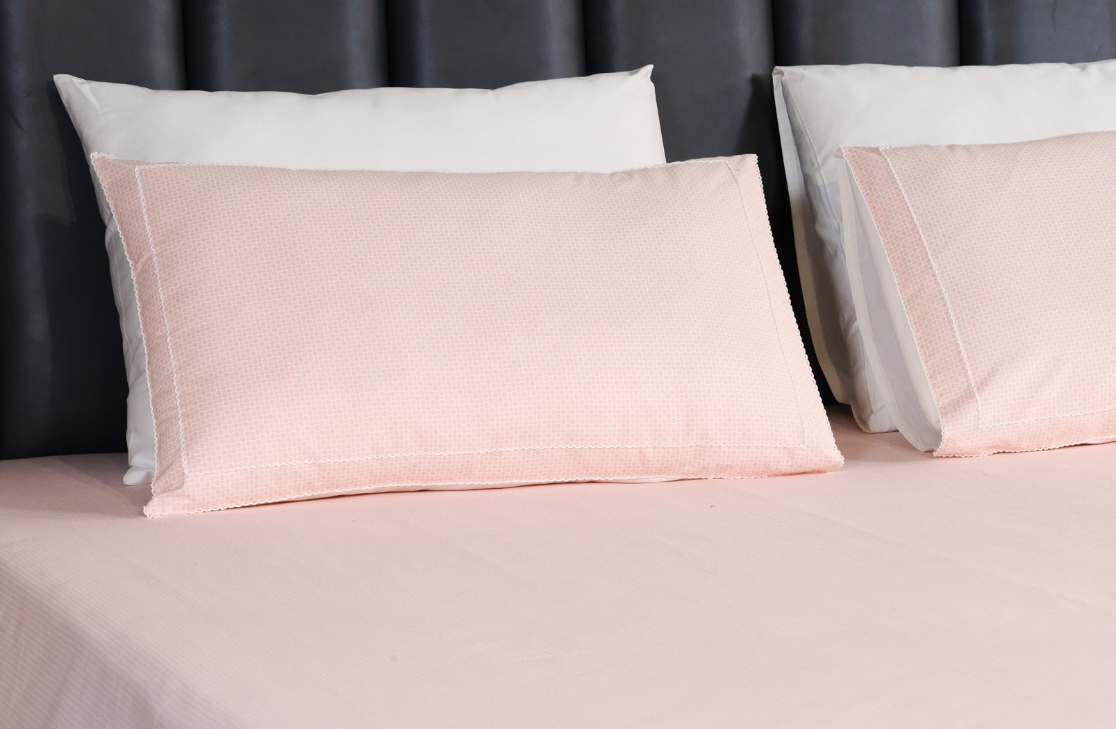 Luxury Blush Petal 200TC Cotton Printed Bed Sheet Set