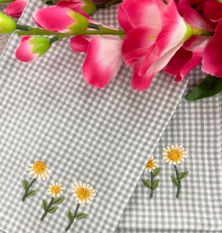 Charming  Embroidered Sunflower Napkin Set Pack Of 4 Pieces