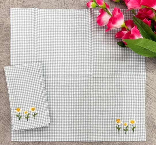 Charming  Embroidered Sunflower Napkin Set Pack Of 4 Pieces