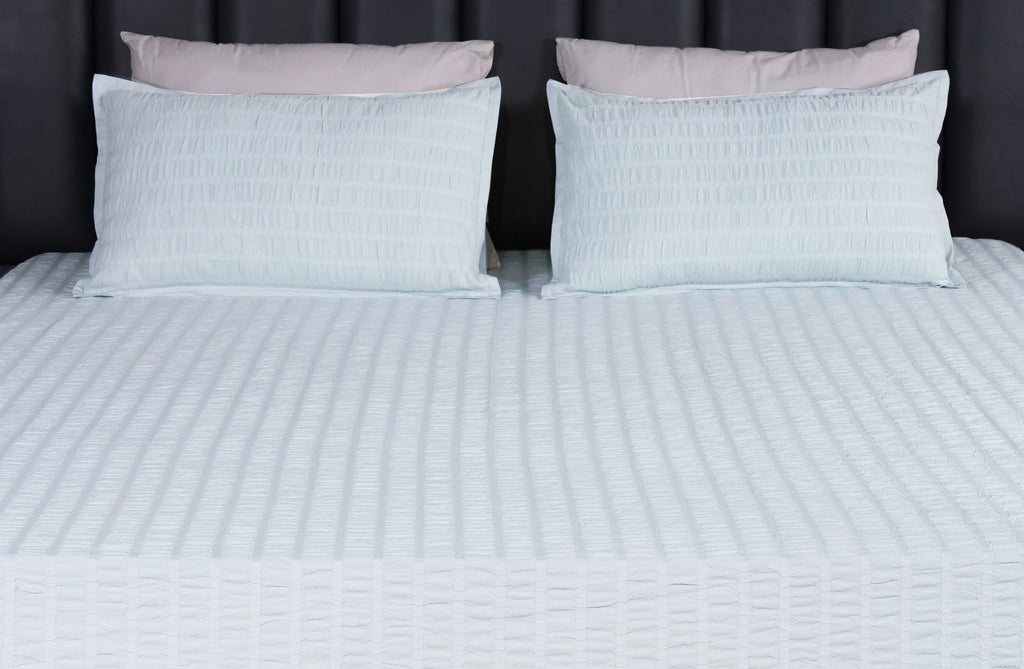 Artisanal Woven Searsucker Bed Cover Set