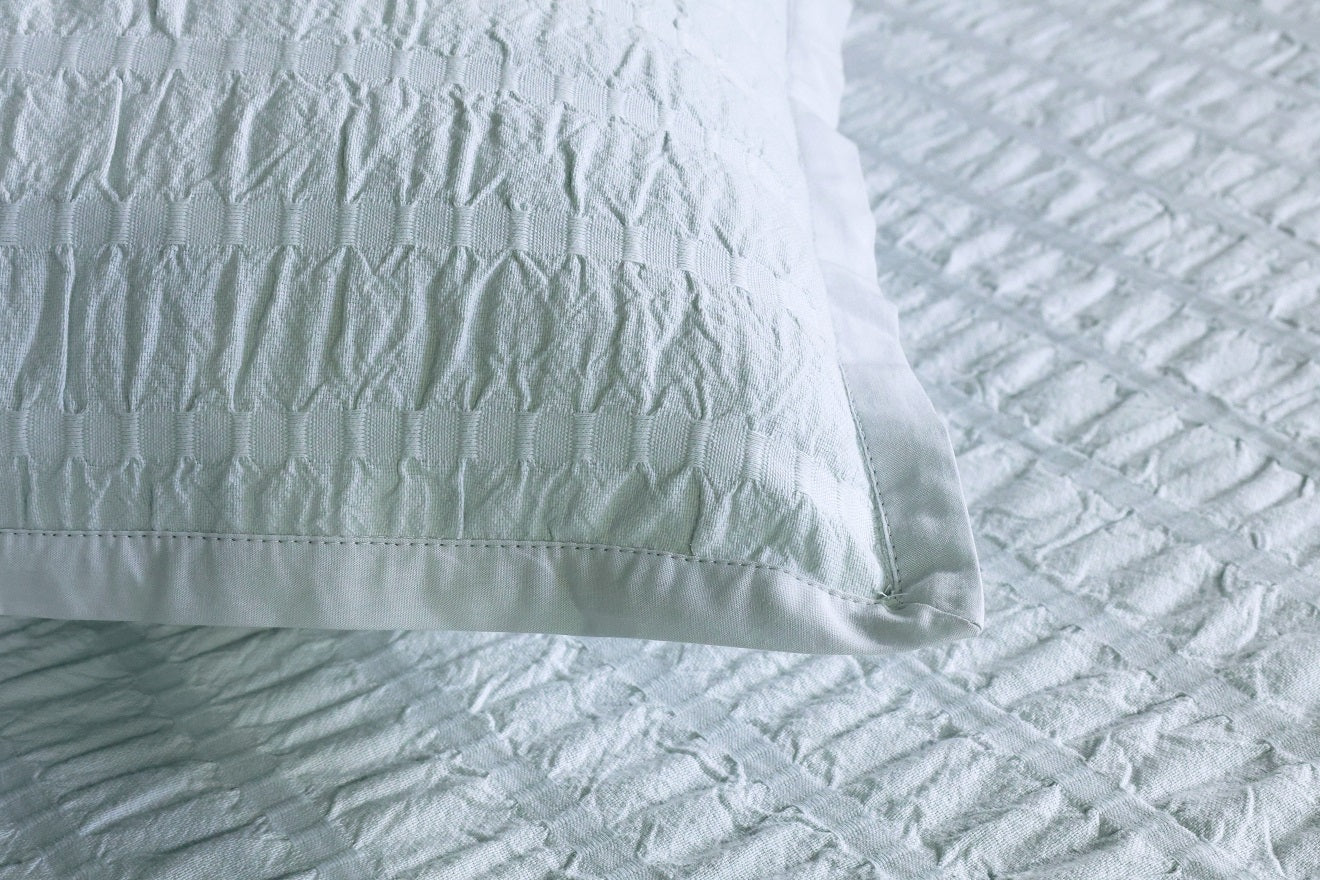Artisanal Woven Searsucker Bed Cover Set
