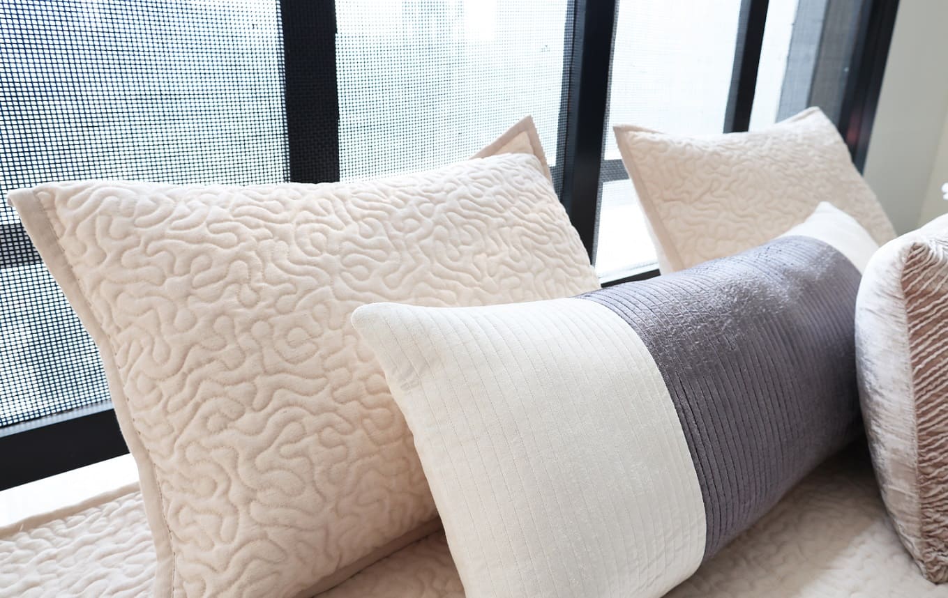 Vermicelli Designed Premium Quilt Set