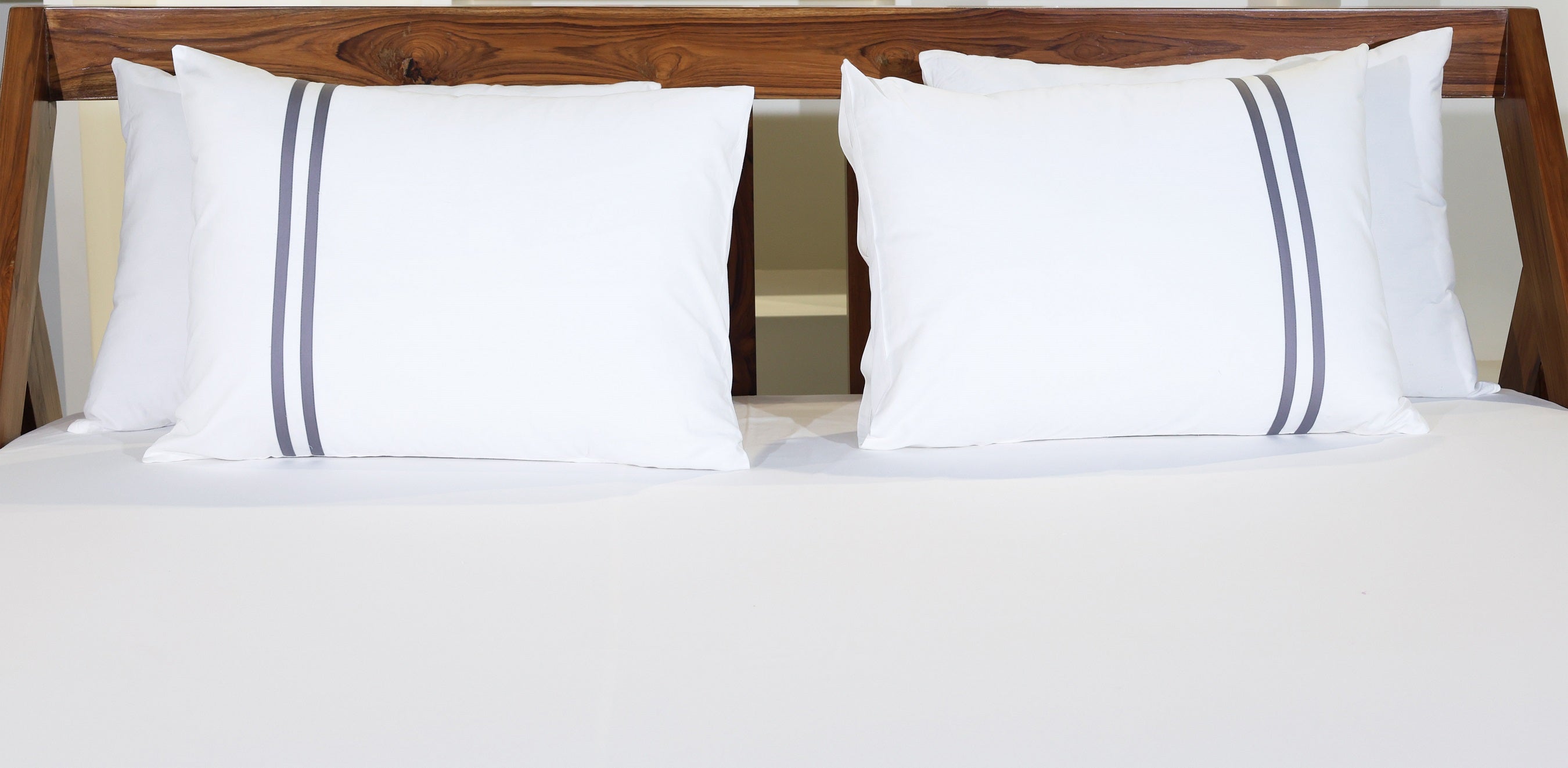 Premium Minimalist Linear 400Tc Cotton Satin Flat Bedding Set