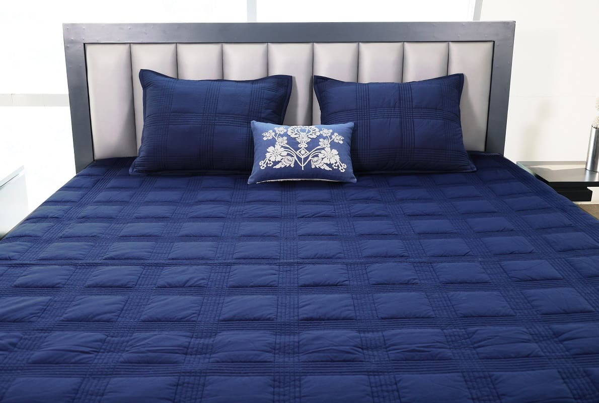 Ecrue Luxury Box-Quilted Quilt Set