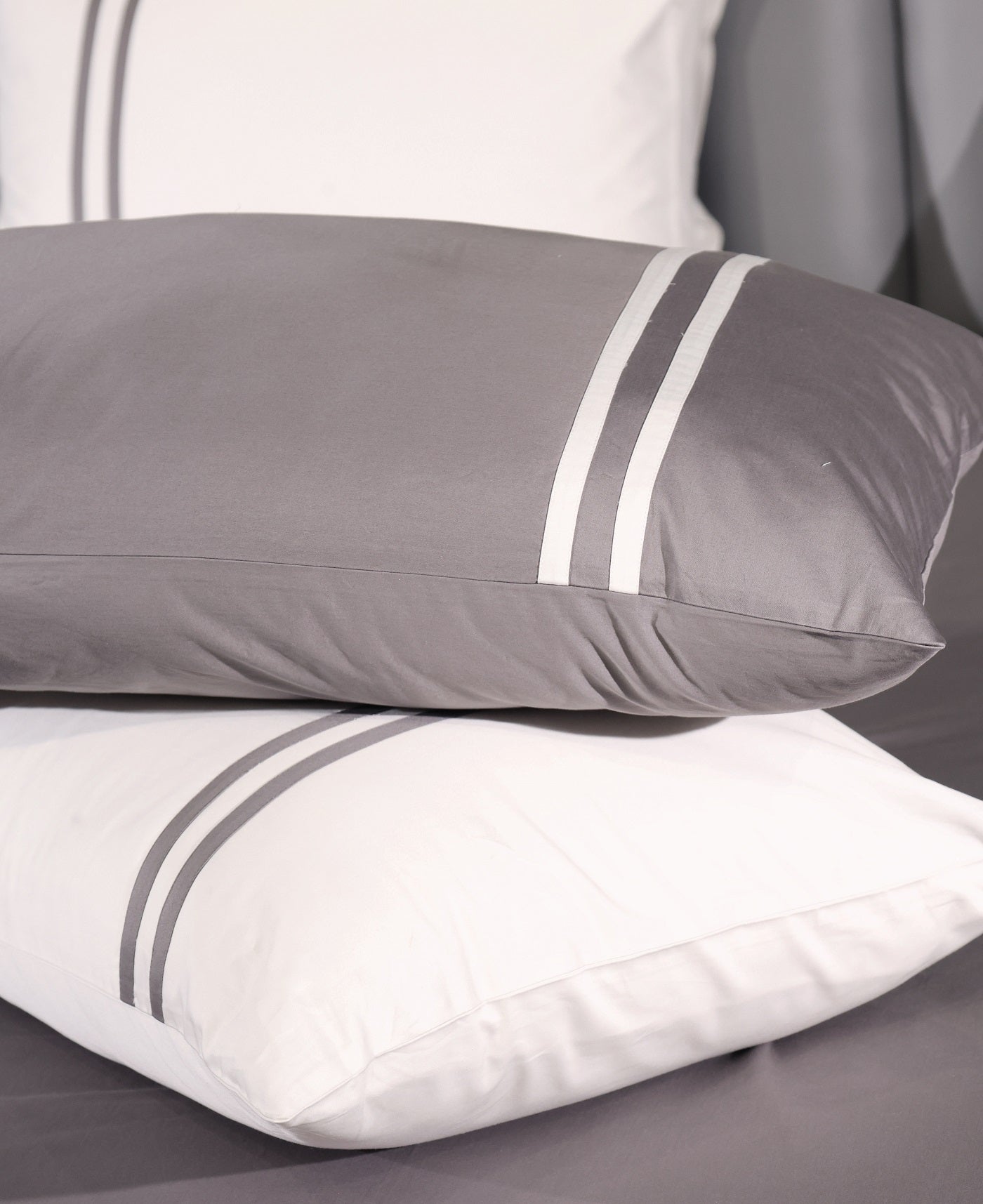 Minimalist Linear 400TC Cotton Satin Bedding Set Size 104x105