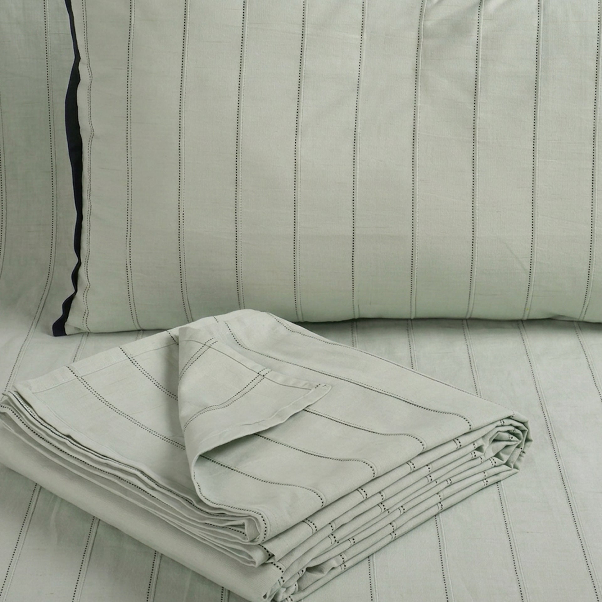 EcruE Luxury Woven Pleated Stripe Cotton  Bed Cover