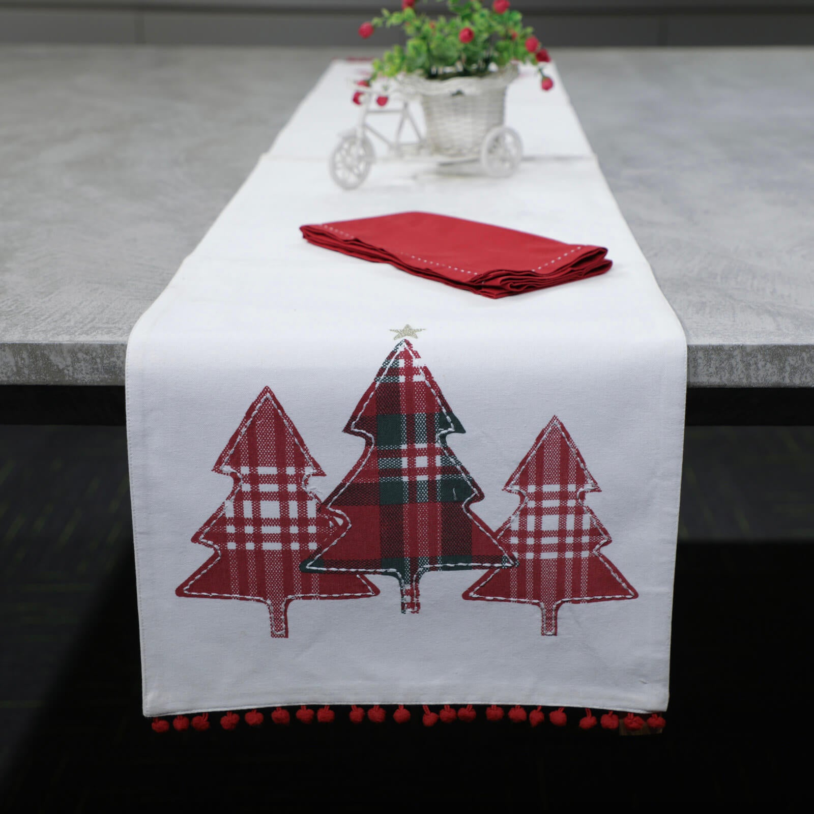 Cozy Plaid Christmas Tree Table Runner