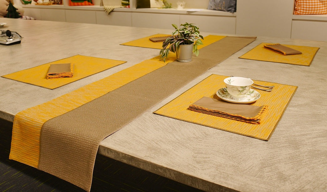 Two-Tone Slub & Blanket Stitch Table Linen Set Pack of 8 pieces