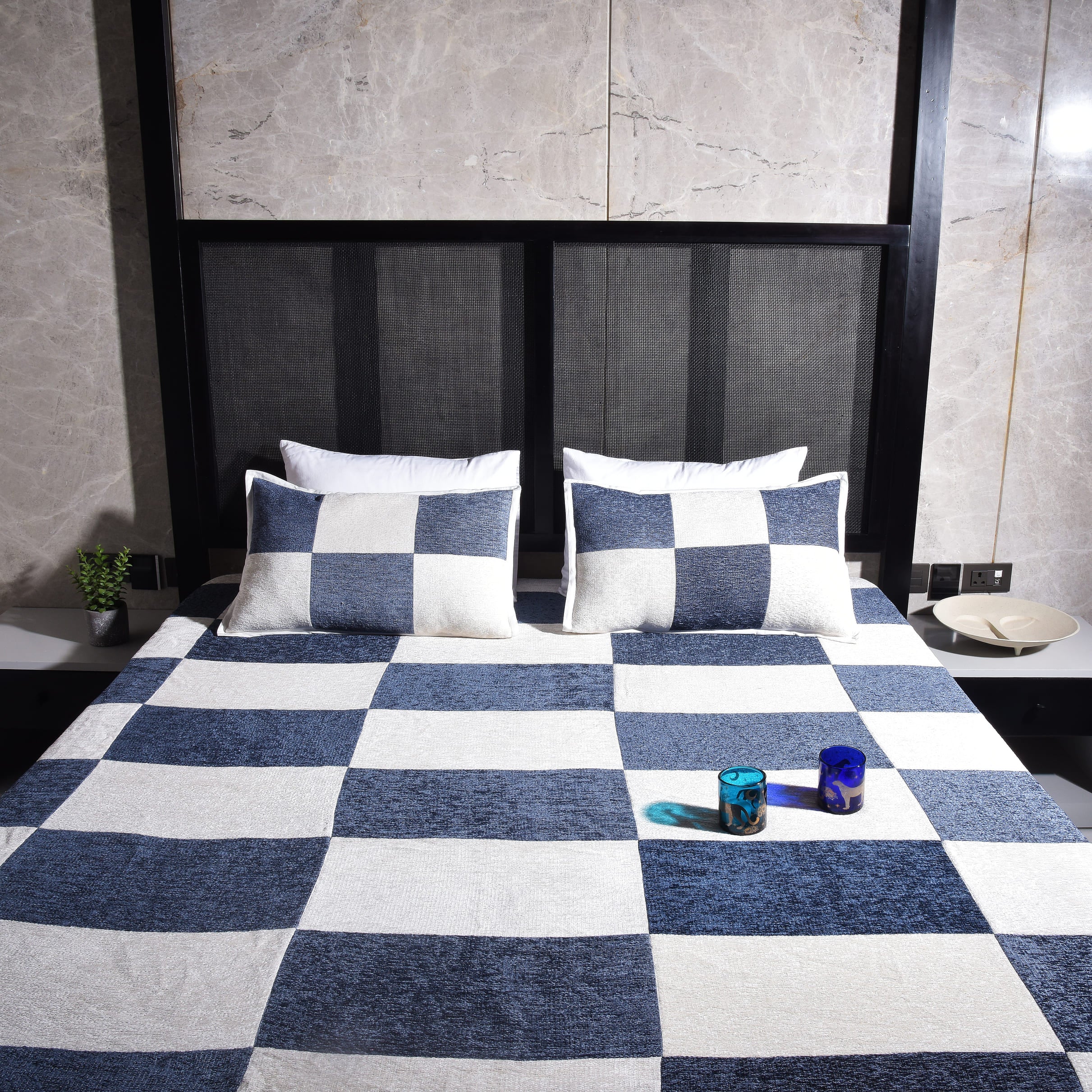 Elegant Chenille/Cotton Checkerboard Bed Cover Set