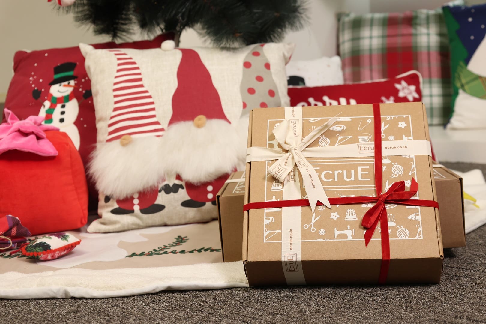 Christmas Gnomes Decorative Throw Pillow 18x18''