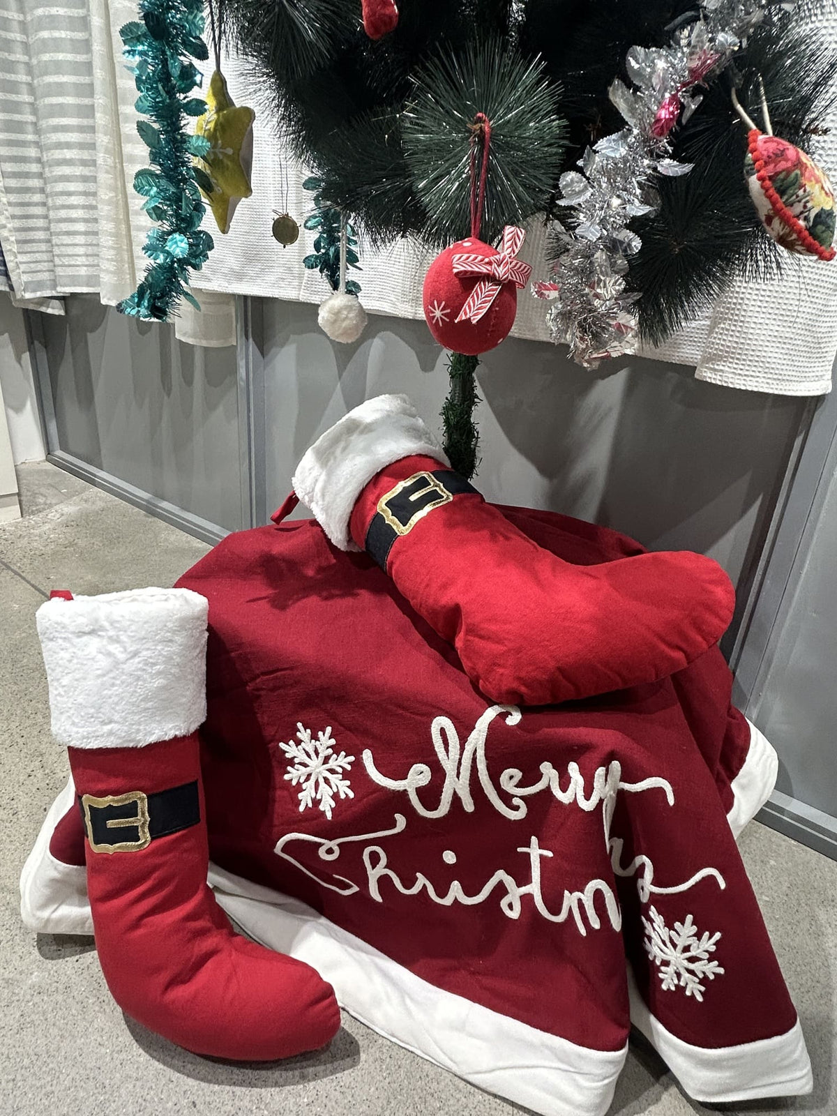 Festive Red & Character Christmas Home Decor Combo Pack 12-Pieces Set