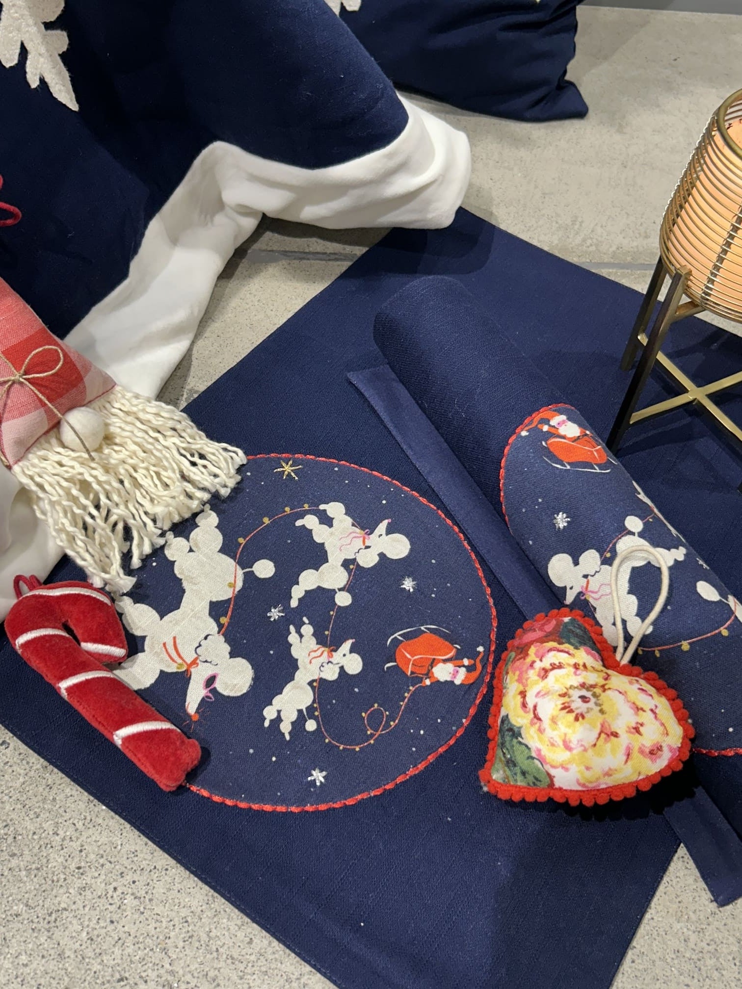 Ecrue Deluxe Navy & White Winter Wonderland Christmas Decor Combo Pack 12-Pieces Set