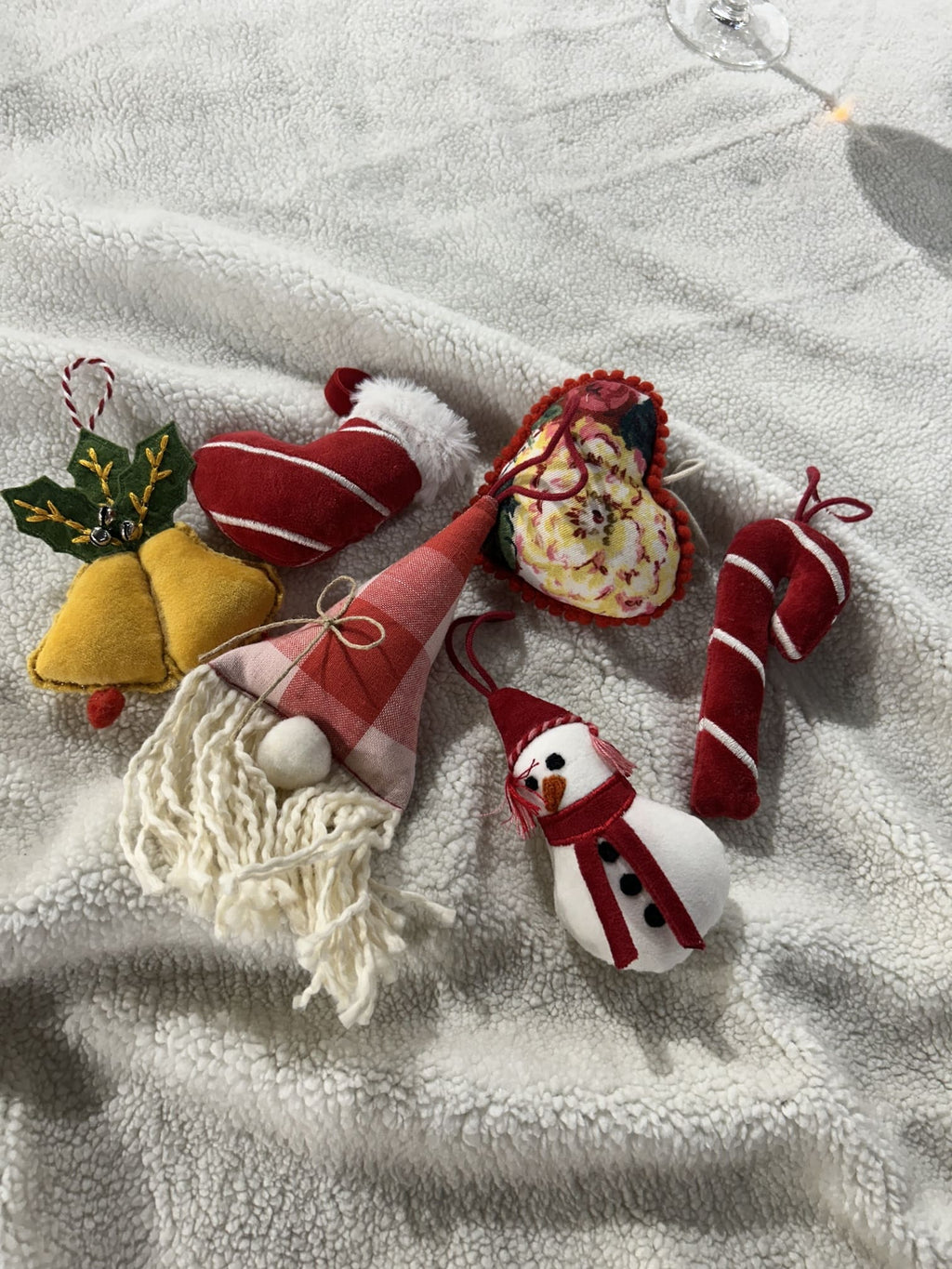 Ecrue Festive Red & Character Christmas Home Decor Combo Pack 12-Pieces Set