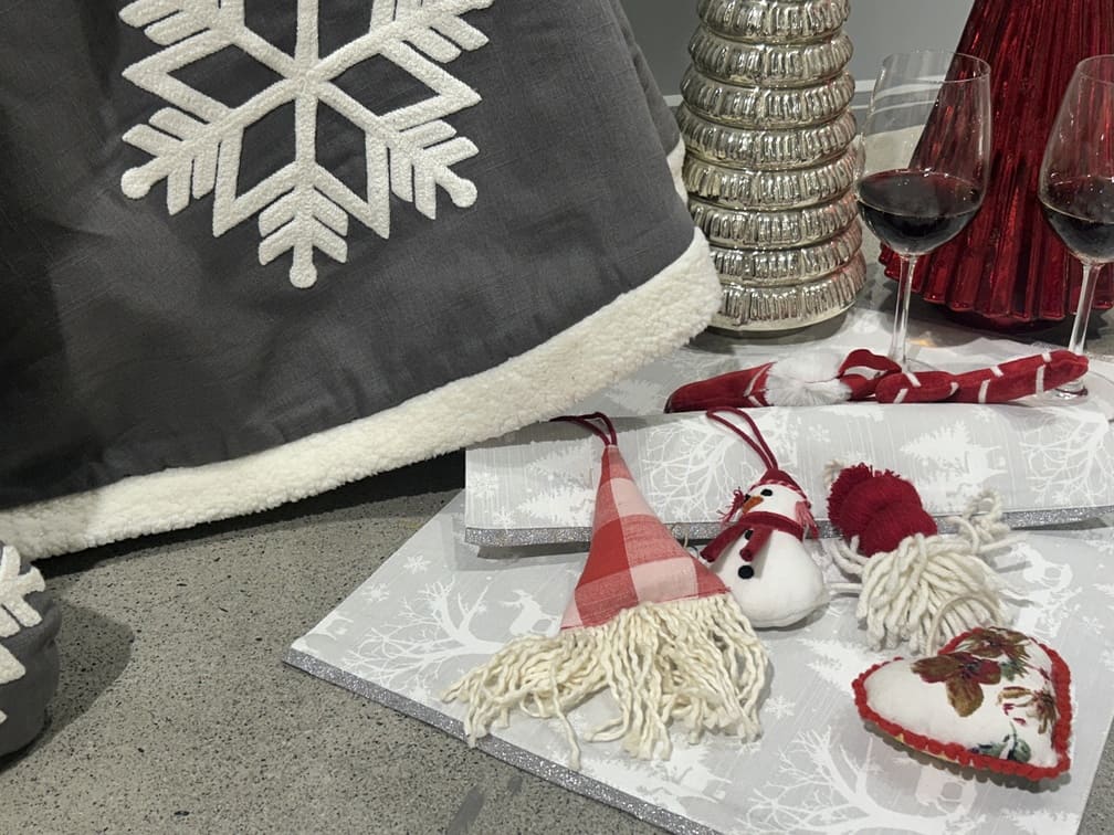 Ecrue Grey & White Winter Snowflake Christmas Decor Combo Pack 10-Piece Set