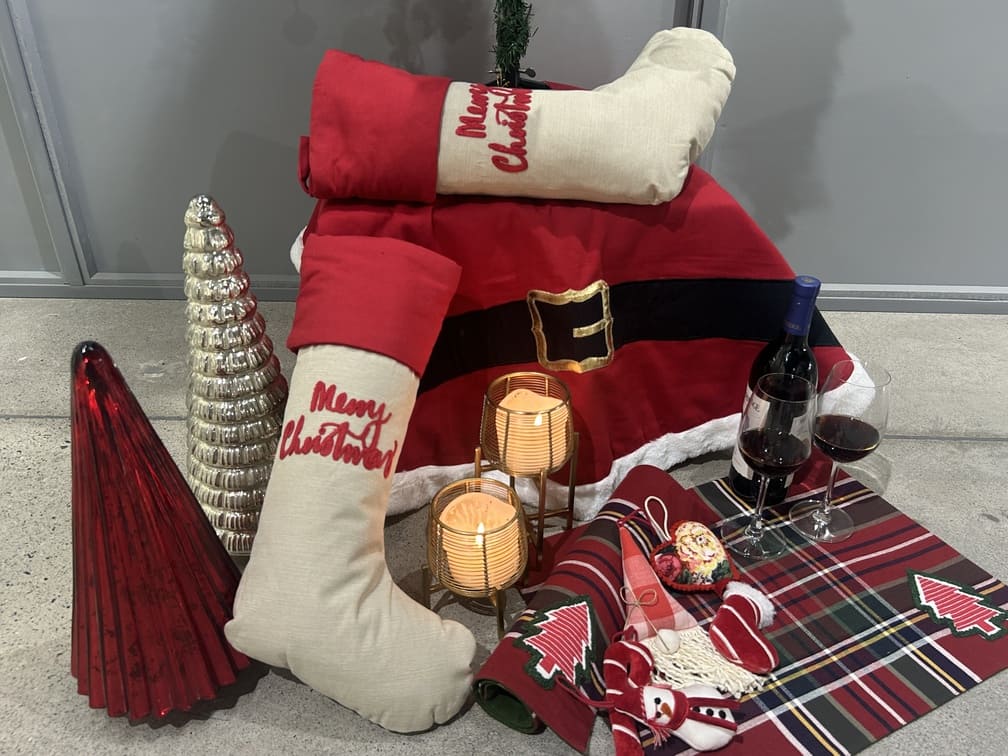 Ecrue Santa Belt & Tartan Plaid Christmas Decor Combo Pack