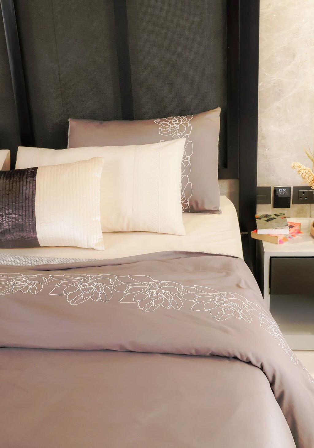 Ecrue Embroidered Cotton Satin Duvet Cover Set