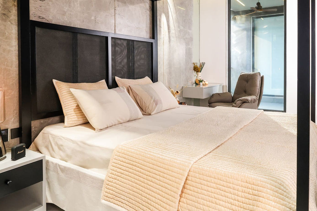 Luxury Handcrafted Channel Quilted Quilt Set
