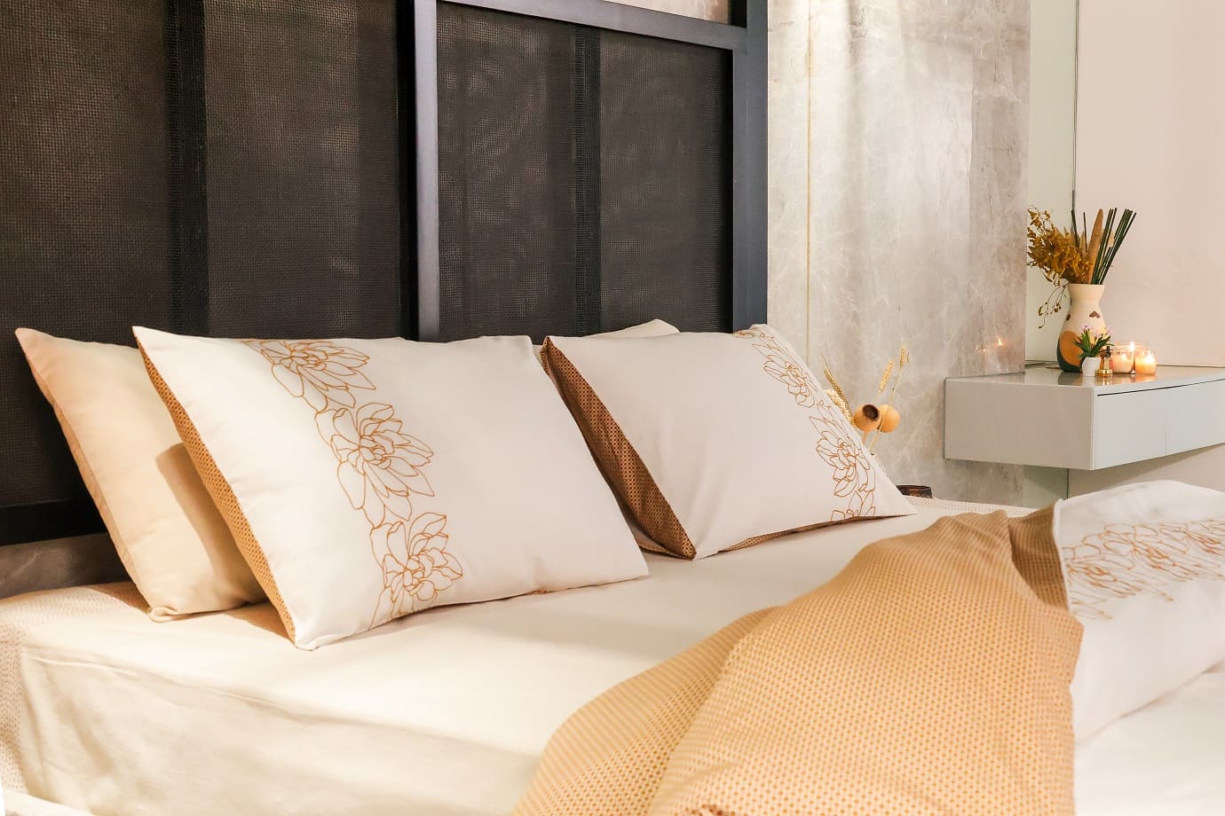 Classic Luxury Embroidered Cotton Satin Duvet Cover Set