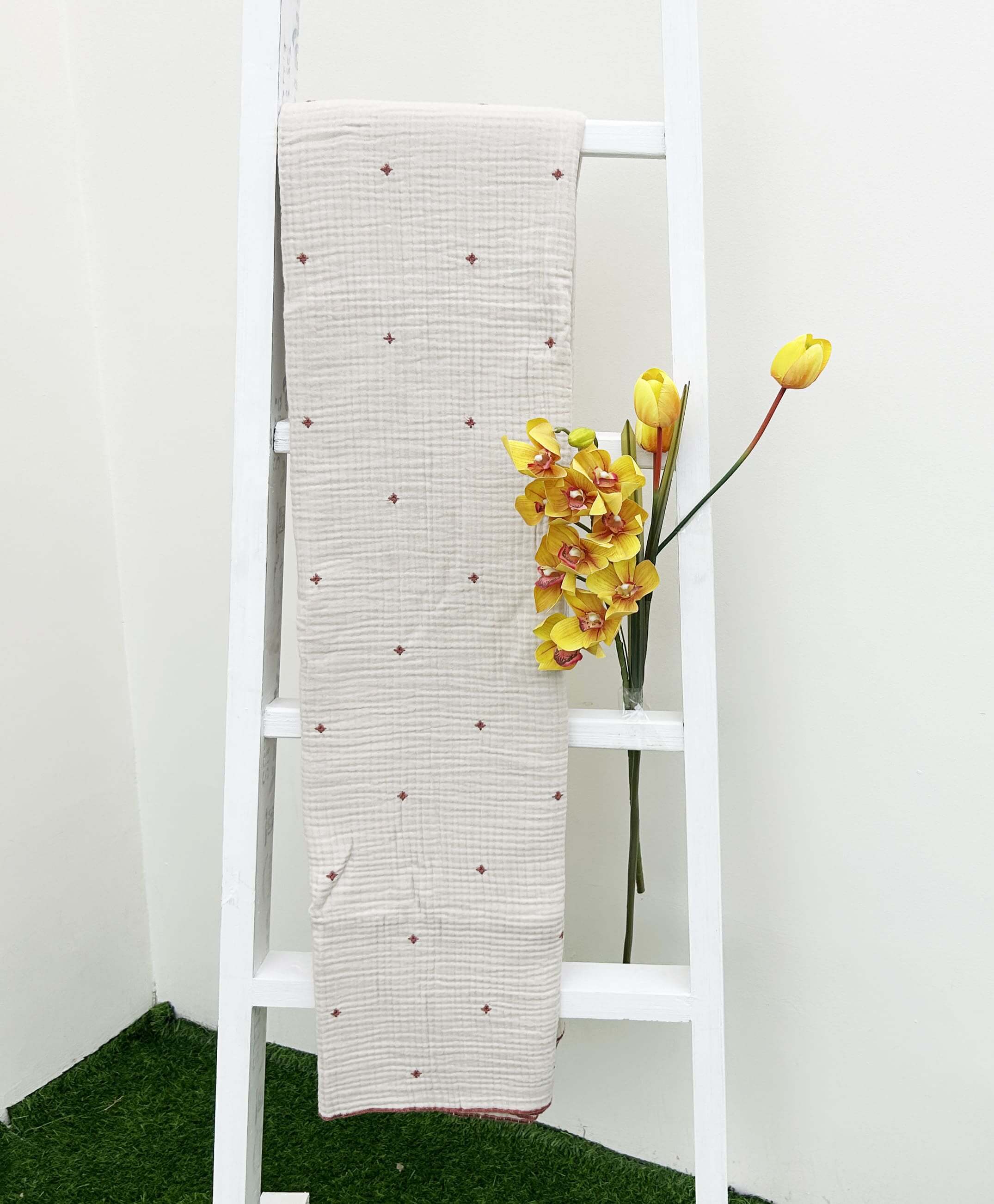 Premium 4-Layer Cotton Gauze Star Embroidered Dohar